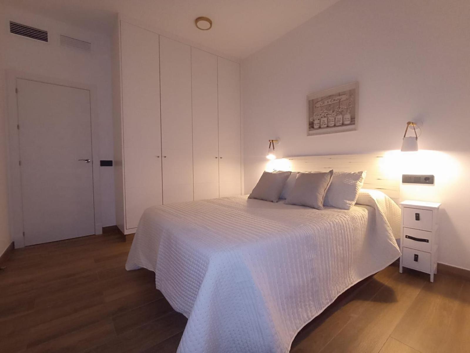 Apartamento Nuevo Centrico Con Aparcamiento Privado Incluido 阿尔卡拉德瓜代拉 外观 照片